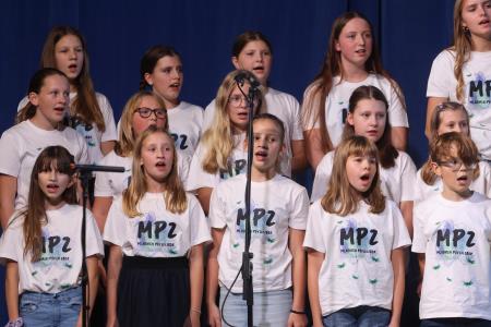 60 LET OŠ CERKNICA 69 FOTO LJUBO VUKELIČ